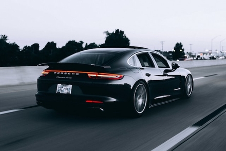 Porsche Taycan 2021